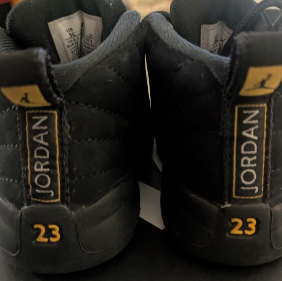 Toddler Air Jordan Retro 12. - Picture 6 of 9